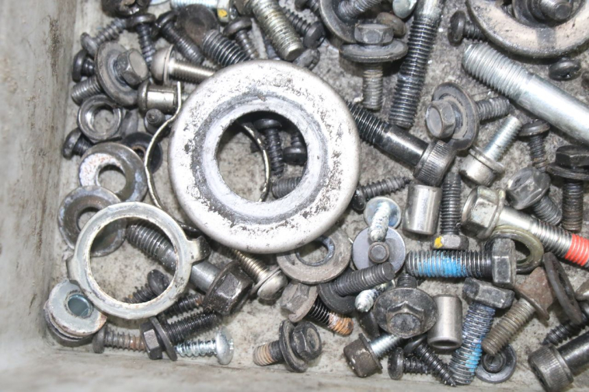 photo de SCHRAUBEN MBK OVETTO ONE 2T 50 (2013 - 2017) - Alternative Perspektive