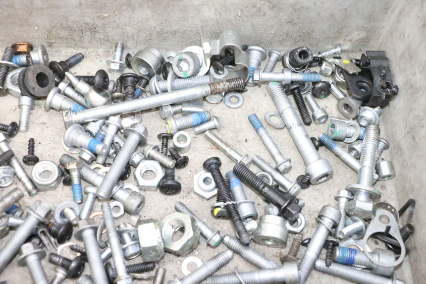 photo de SCHRAUBEN PIAGGIO MP3 HPE 310 (2024 - 2025) - Technische Nahaufnahme