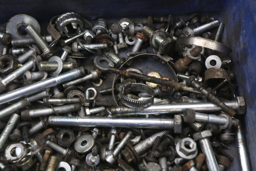 photo de SCHRAUBEN PIAGGIO MP3 125 (2006 - 2014) - Zoom auf Gebrauchszustand