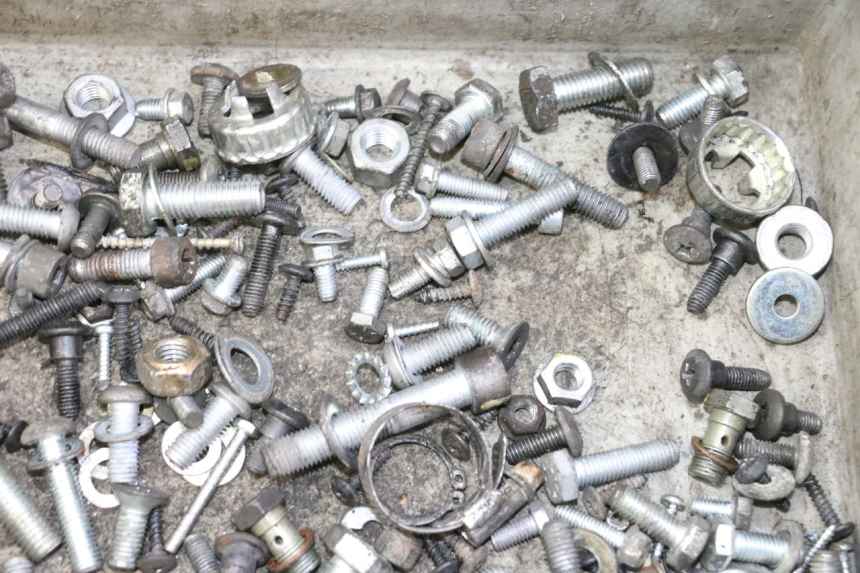 photo de SCHRAUBEN PIAGGIO MP3 125 (2006 - 2014) - Technische Nahaufnahme