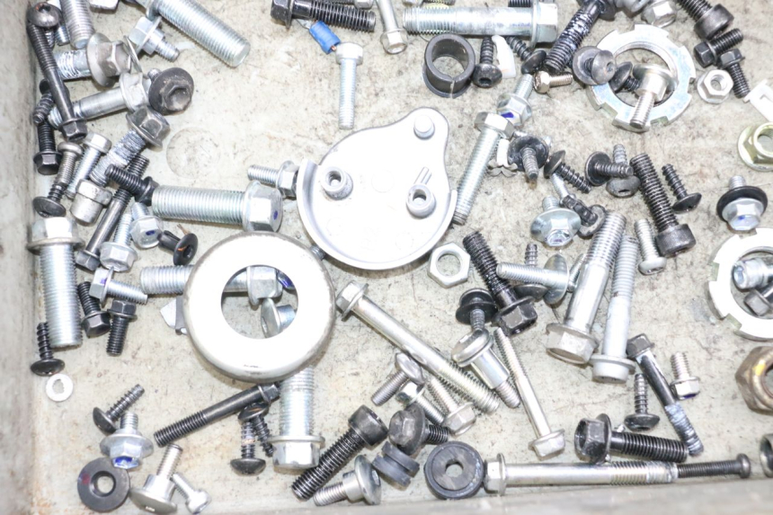 photo de SCHRAUBEN YAMAHA NEO'S CORE 1 (2022 - 2026) - Alternative Perspektive