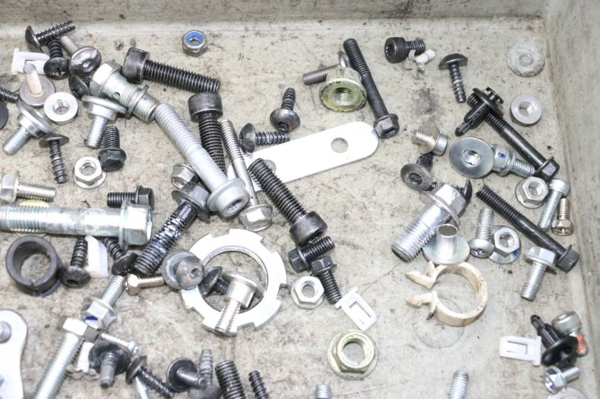 photo de SCHRAUBEN YAMAHA NEO'S CORE 1 (2022 - 2026) - Gesamtansicht des Produkts