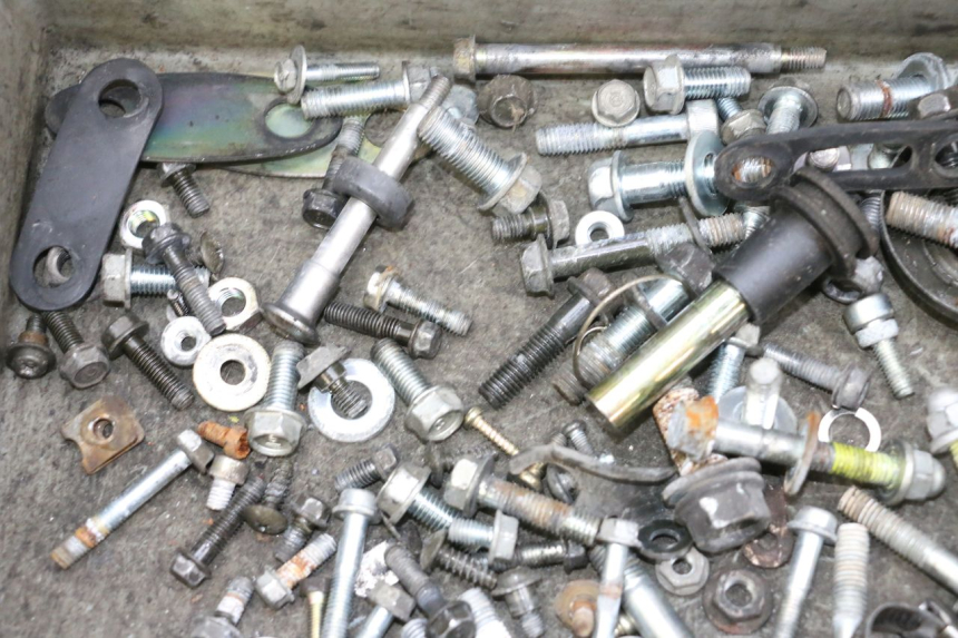 photo de SCHRAUBEN HONDA NSR R 125 (1994 - 2003) - Zoom auf Gebrauchszustand