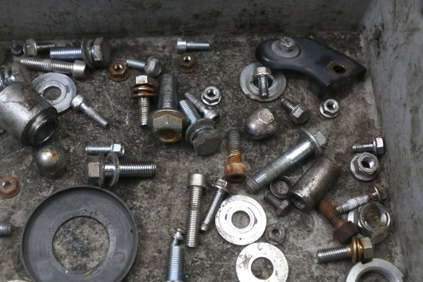 photo de SCHRAUBEN VERKLEIDUNG  ASTOR ORCAL 125 (2015 - 2017) - Zoom auf Gebrauchszustand