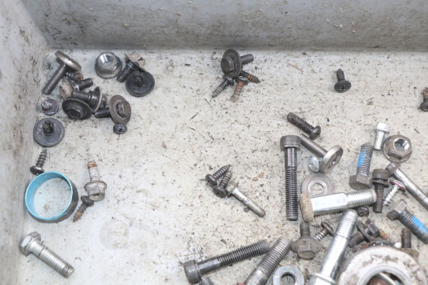 photo de SCHRAUBEN MBK OVETTO ONE 2T 50 (2013 - 2017) - Alternative Perspektive