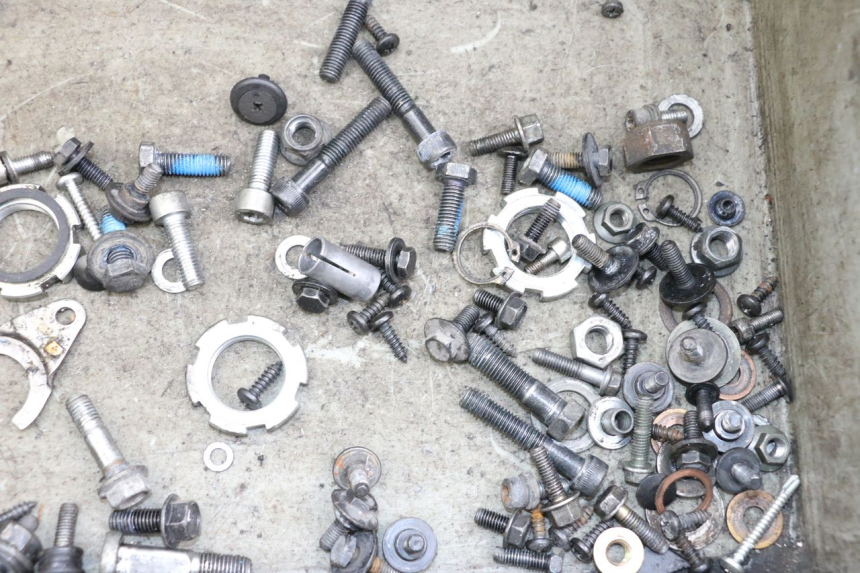 photo de SCHRAUBEN MBK OVETTO ONE 2T 50 (2013 - 2017) - Zoom auf Gebrauchszustand