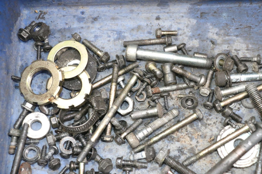 photo de SCHRAUBENBEUTEL PEUGEOT KISBEE 2T 50 (2010 - 2017) - Zoom auf Gebrauchszustand