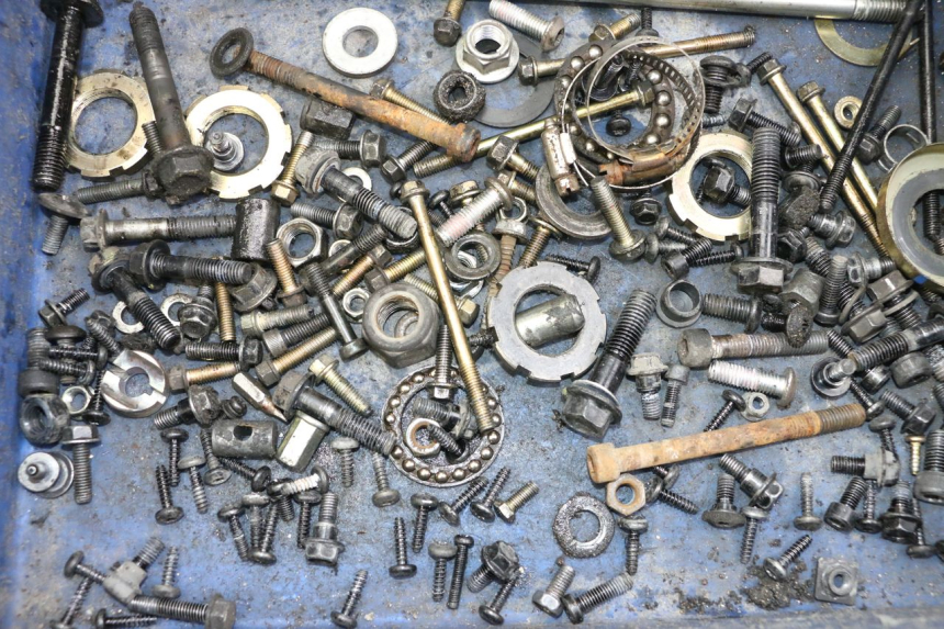 photo de SCHRAUBENBEUTEL PEUGEOT KISBEE 4T 50 (2018 - 2022) - Zoom auf Gebrauchszustand