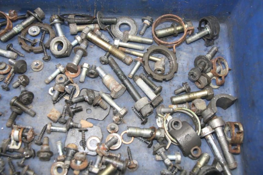 photo de SCHRAUBEN PEUGEOT SATELIS COMPRESSOR K15 125 (2006 - 2009) - Zoom auf Gebrauchszustand