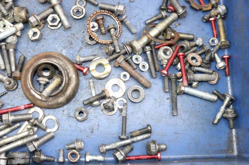 photo de SCHRAUBENBEUTEL PEUGEOT TKR TREKKER FURIOUS 50 (2005 - 2014) - Zoom auf Gebrauchszustand