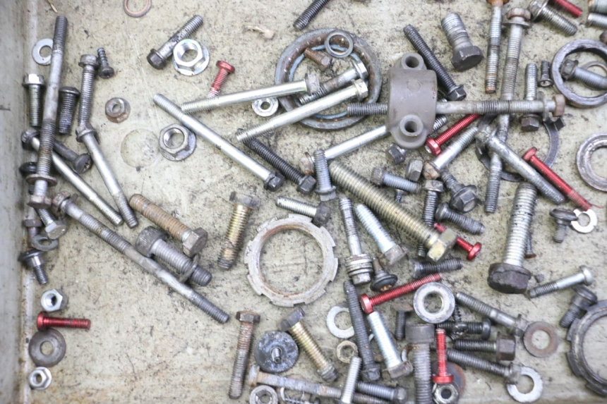 photo de SCHRAUBENBEUTEL PEUGEOT TKR TREKKER FURIOUS 50 (2005 - 2014) - Zoom auf Gebrauchszustand