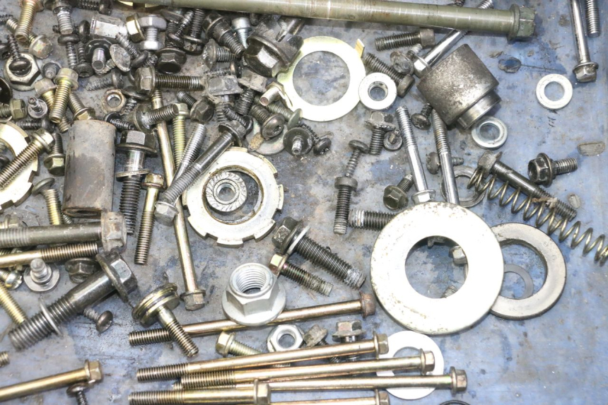 photo de SCHRAUBEN PEUGEOT VIVACITY 125 (2010 - 2017) - Zoom auf Gebrauchszustand