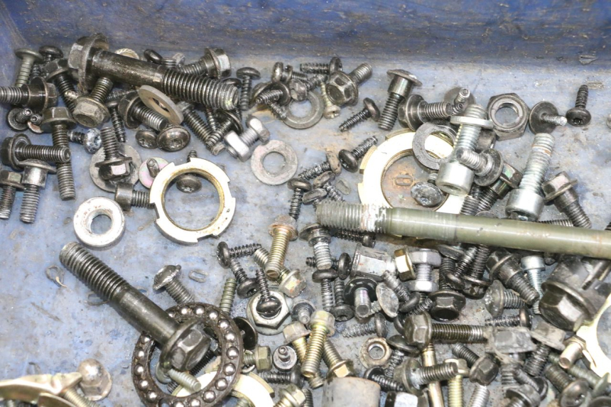 photo de SCHRAUBEN PEUGEOT VIVACITY 125 (2010 - 2017) - Technische Nahaufnahme