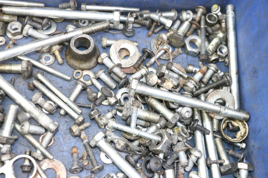 photo de SCHRAUBEN PIAGGIO MP3 125 (2006 - 2014) - Zoom auf Gebrauchszustand