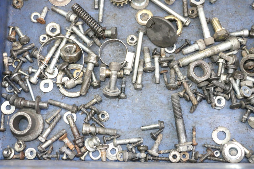 photo de SCHRAUBEN PIAGGIO VESPA GRANTURISMO 200 (2004 - 2005) - Zoom auf Gebrauchszustand