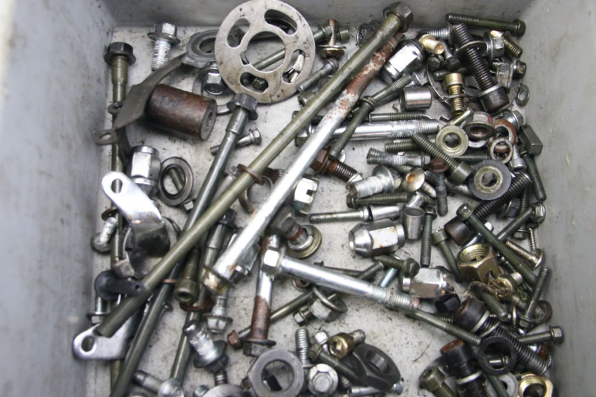 photo de SCHRAUBENBEUTEL SPY RACING F3 350 (2015 - 2022) - Zoom auf Gebrauchszustand