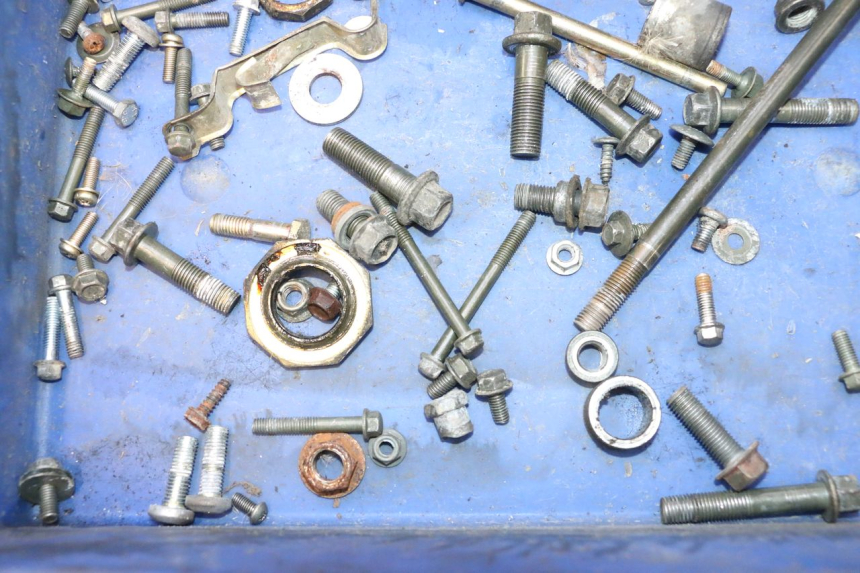 photo de SCHRAUBEN YIYING RETRO 125 (2008 - 2018) - Technische Nahaufnahme