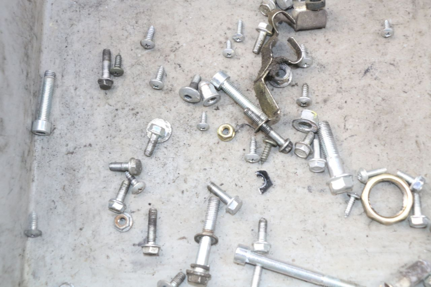 photo de SCHRAUBENBEUTEL TNT MOTOR ROMA 10' 4T 50 (2019 - 2022) - Zoom auf Gebrauchszustand