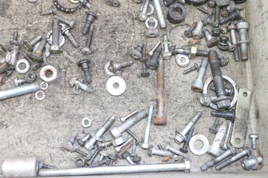 photo de SCHRAUBEN GILERA RUNNER SL 50 (2006 - 2009) - Zoom auf Gebrauchszustand