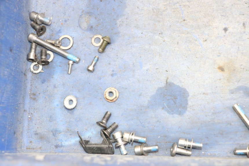 photo de SCHRAUBEN HERO S10 1 - Technische Nahaufnahme