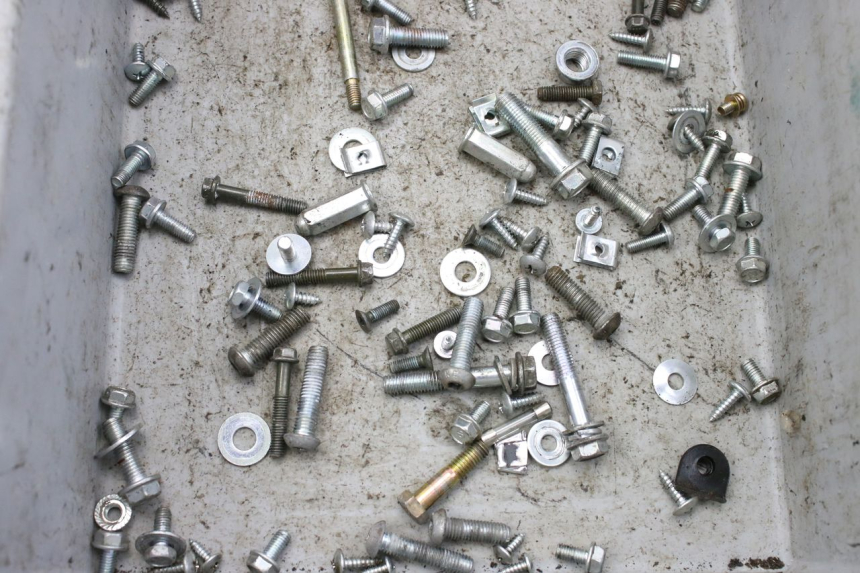 photo de SCHRAUBENBEUTEL JM MOTORS SANTANA 50 (2014 - 2023) - Zoom auf Gebrauchszustand