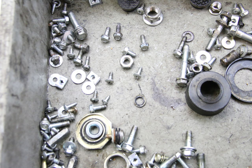 photo de SCHRAUBENBEUTEL JM MOTORS SANTANA 50 (2014 - 2023) - Zoom auf Gebrauchszustand