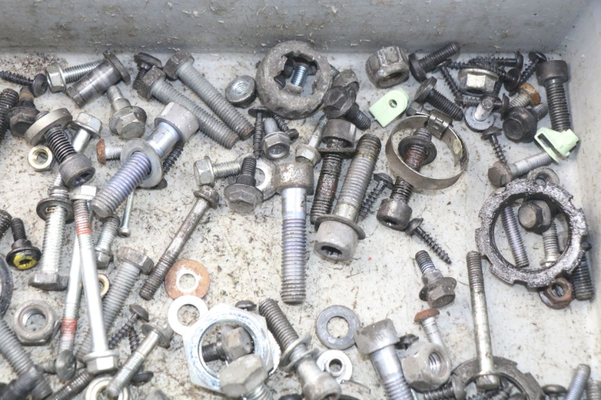 photo de SCHRAUBEN PEUGEOT SATELIS 300 (2012 - 2015) - Alternative Perspektive