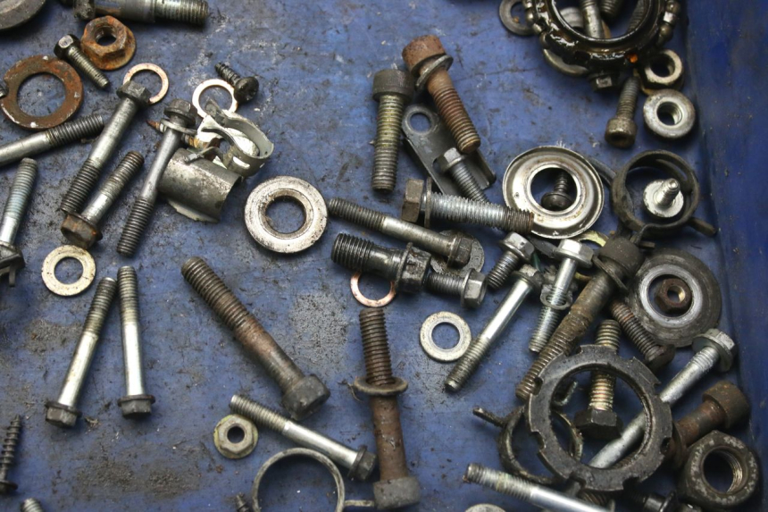 photo de SCHRAUBENBEUTEL PEUGEOT SATELIS 125 (2010 - 2012) - Zoom auf Gebrauchszustand