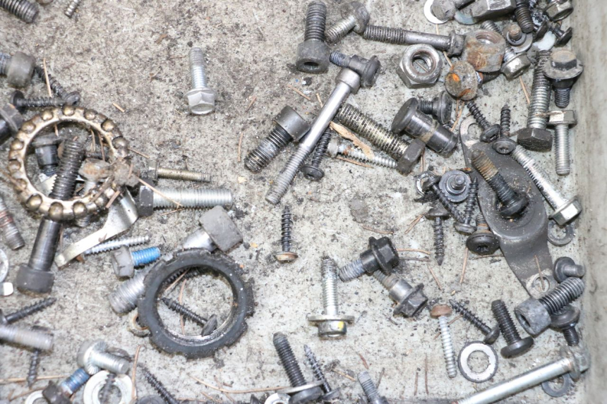 photo de SCHRAUBEN PEUGEOT SATELIS 125 (2013 - 2018) - Alternative Perspektive