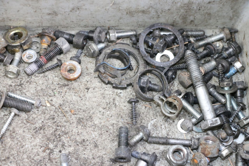 photo de SCHRAUBEN PEUGEOT SATELIS 125 (2013 - 2018) - Technische Nahaufnahme