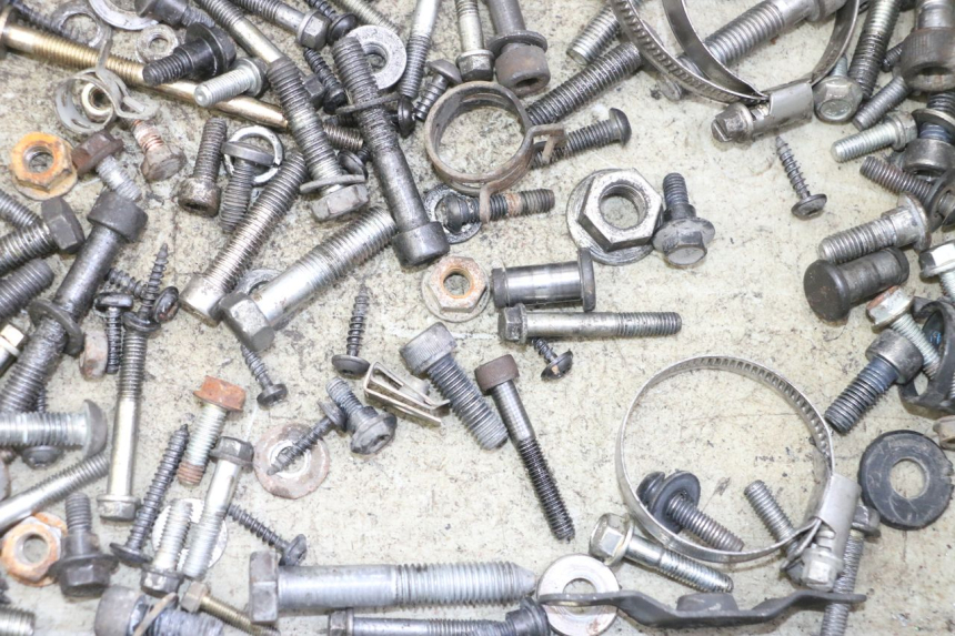 photo de SCHRAUBEN PEUGEOT SATELIS 125 (2013 - 2018) - Zoom auf Gebrauchszustand