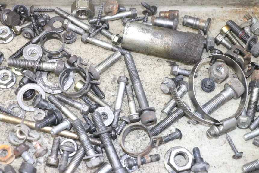 photo de SCHRAUBEN PEUGEOT SATELIS 125 (2013 - 2018) - Alternative Perspektive