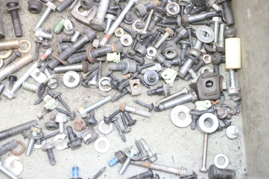 photo de SCHRAUBEN PEUGEOT SATELIS 125 (2013 - 2018) - Zoom auf Gebrauchszustand