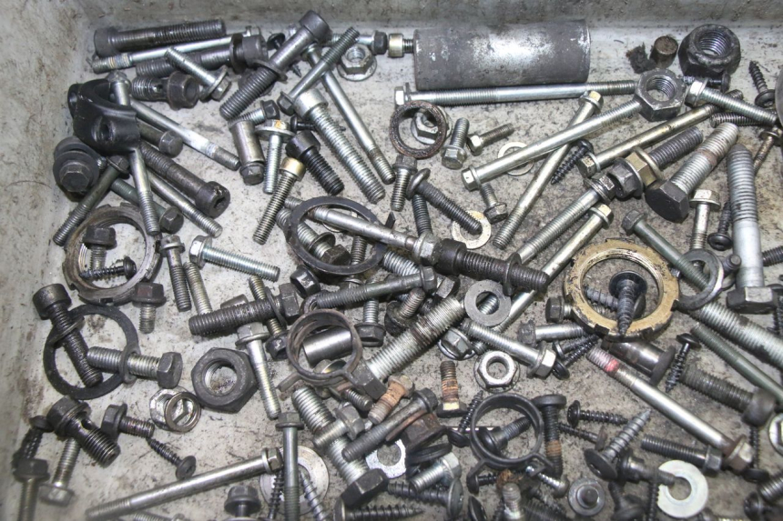 photo de SCHRAUBEN PEUGEOT SATELIS 125 (2013 - 2018) - Detailansicht des Bauteils