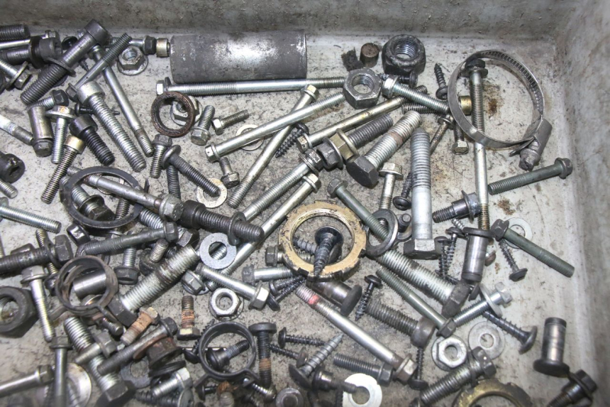 photo de SCHRAUBEN PEUGEOT SATELIS 125 (2013 - 2018) - Zoom auf Gebrauchszustand