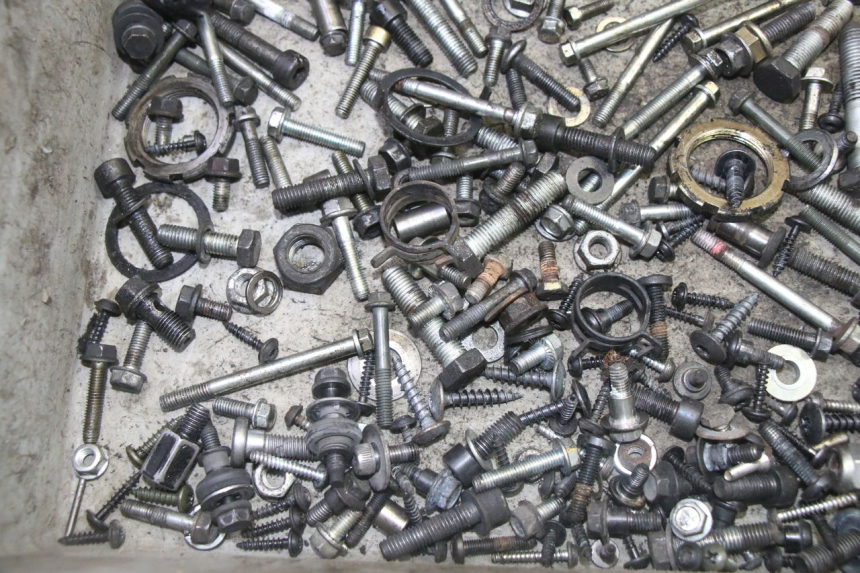 photo de SCHRAUBEN PEUGEOT SATELIS 125 (2013 - 2018) - Alternative Perspektive