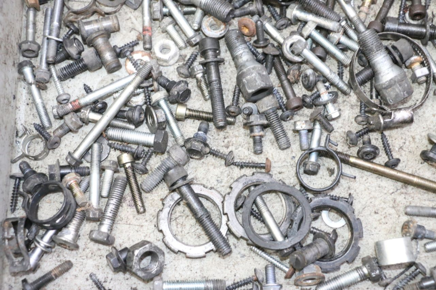 photo de SCHRAUBEN PEUGEOT SATELIS 125 (2013 - 2018) - Alternative Perspektive