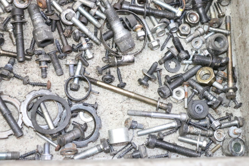 photo de SCHRAUBEN PEUGEOT SATELIS 125 (2013 - 2018) - Technische Nahaufnahme