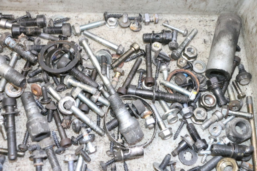 photo de SCHRAUBEN PEUGEOT SATELIS 125 (2013 - 2018) - Gesamtansicht des Produkts