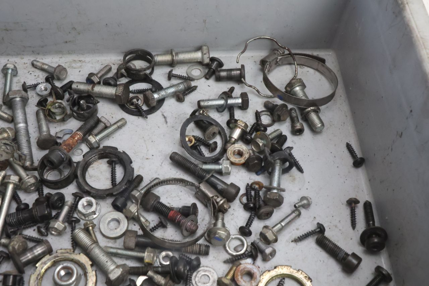 photo de SCHRAUBEN PEUGEOT SATELIS 125 (2013 - 2018) - Alternative Perspektive