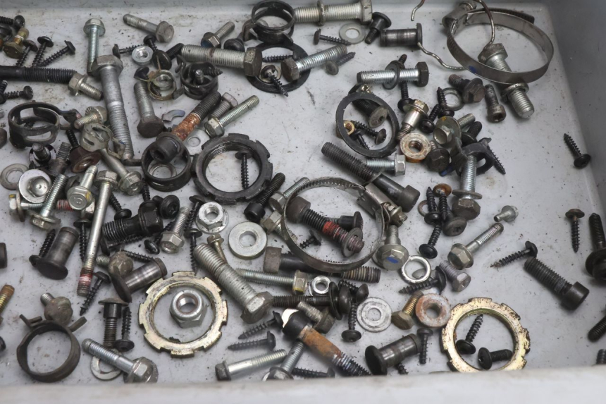 photo de SCHRAUBEN PEUGEOT SATELIS 125 (2013 - 2018) - Technische Nahaufnahme