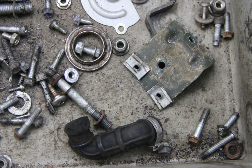 photo de SCHRAUBENBEUTEL APRILIA SCARABEO 4T 50 (2009 - 2017) - Zoom auf Gebrauchszustand