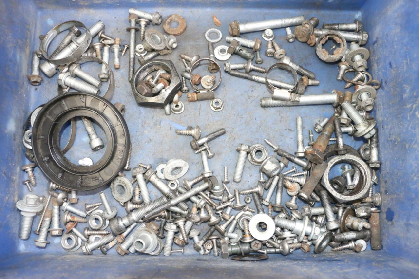 photo de SCHRAUBEN APRILIA SCARABEO GT TOURING 125 (1999 - 2005) - Hauptansicht