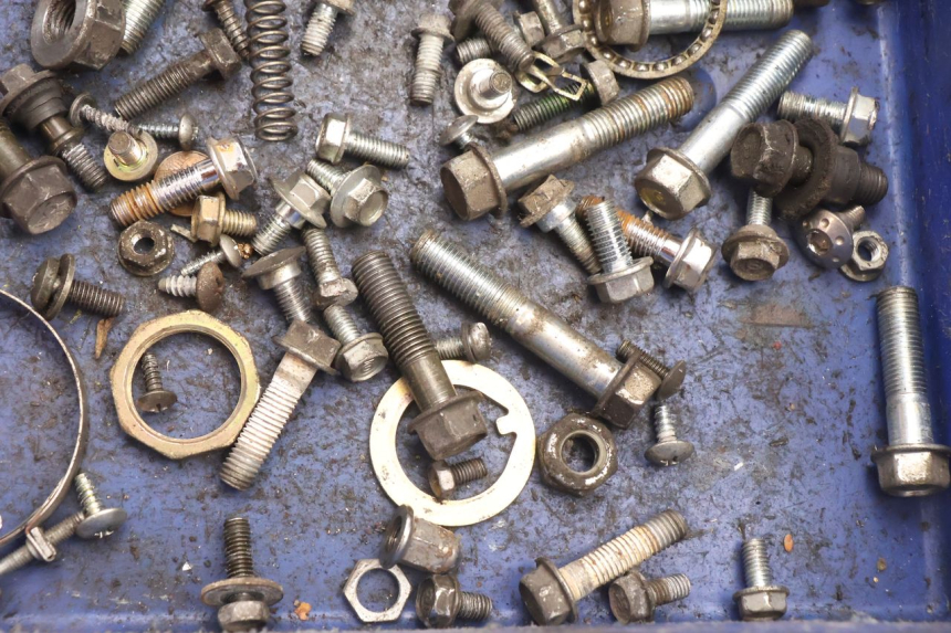 photo de SCHRAUBEN HONDA SH 125 (2001 - 2003) - Technische Nahaufnahme