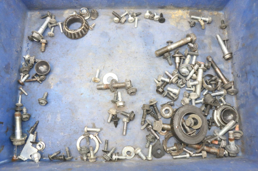 photo de SCHRAUBENBEUTEL SUZUKI SIXTEEN 125 (2008 - 2010) - Hauptansicht