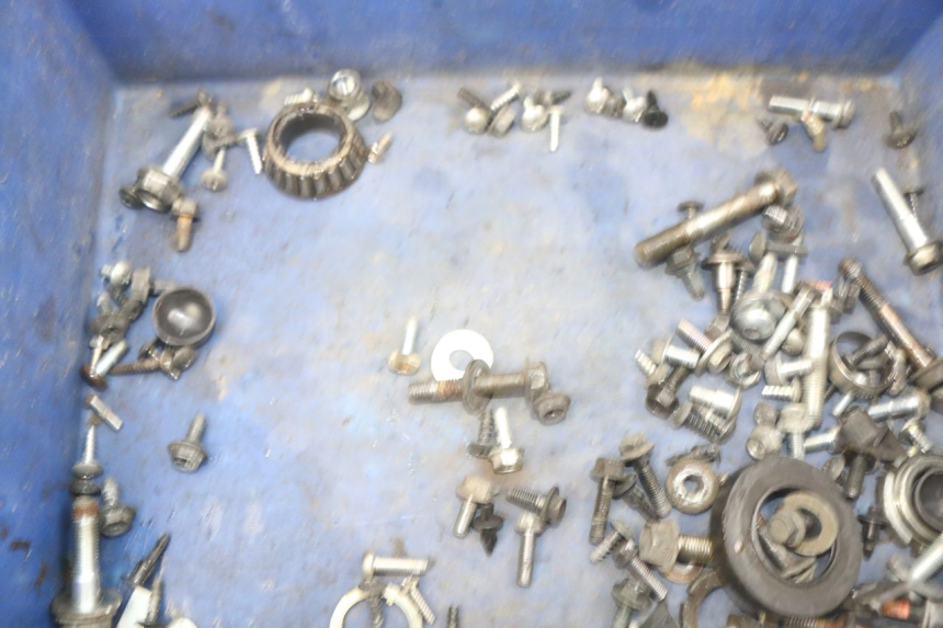 photo de SCHRAUBENBEUTEL SUZUKI SIXTEEN 125 (2008 - 2010) - Zoom auf Gebrauchszustand