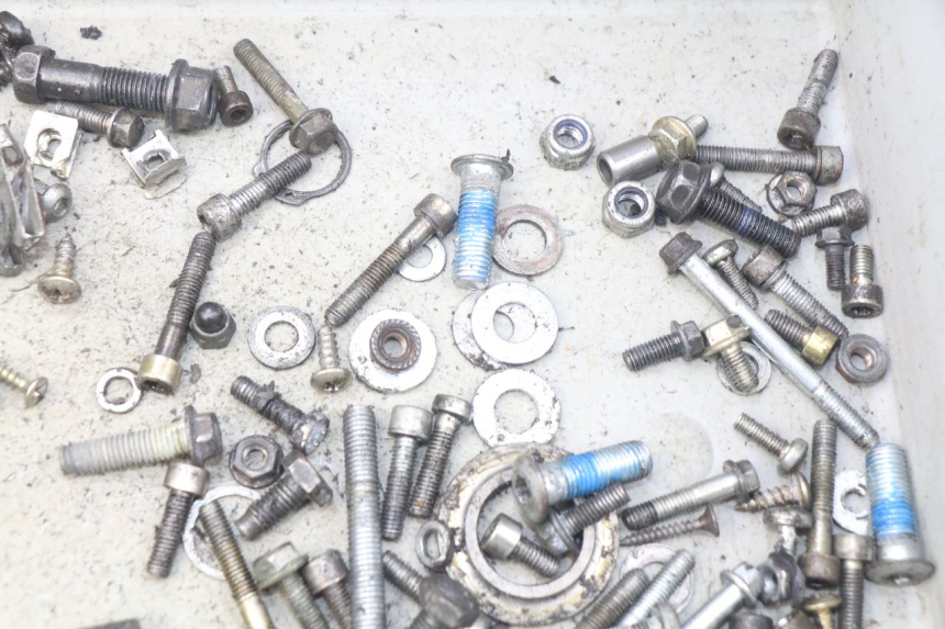 photo de SCHRAUBENBEUTEL YAMAHA SLIDER NAKED 50 (2004 - 2018) - Alternative Perspektive