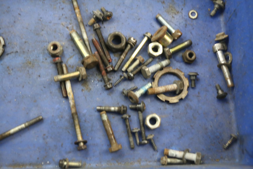 photo de SCHRAUBEN PEUGEOT SPEEDFIGHT 2 AC 50 (2000 - 2009) - Zoom auf Gebrauchszustand