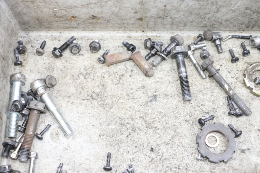 photo de SCHRAUBEN PEUGEOT SPEEDFIGHT 4 4T EFI 50 (2021 - 2025) - Zoom auf Gebrauchszustand