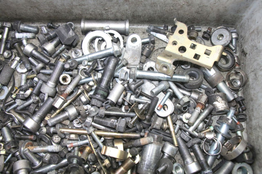 photo de SCHRAUBEN HONDA ST PAN EUROPEAN 1300 (2002 - 2013) - Zoom auf Gebrauchszustand